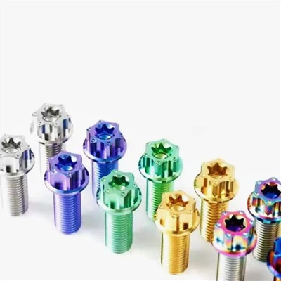 Qual è la precisione di un anello di ritenzione in titanio?